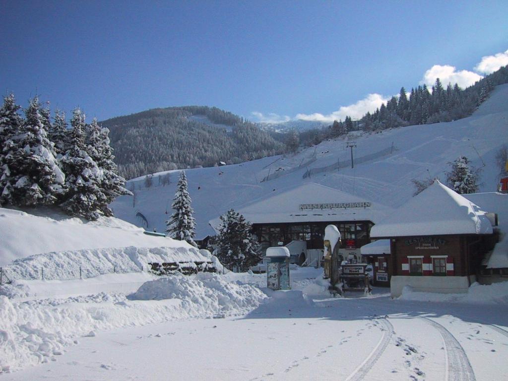 Gaestehaus Sagmeister Bed & Breakfast Bad Kleinkirchheim Exterior foto